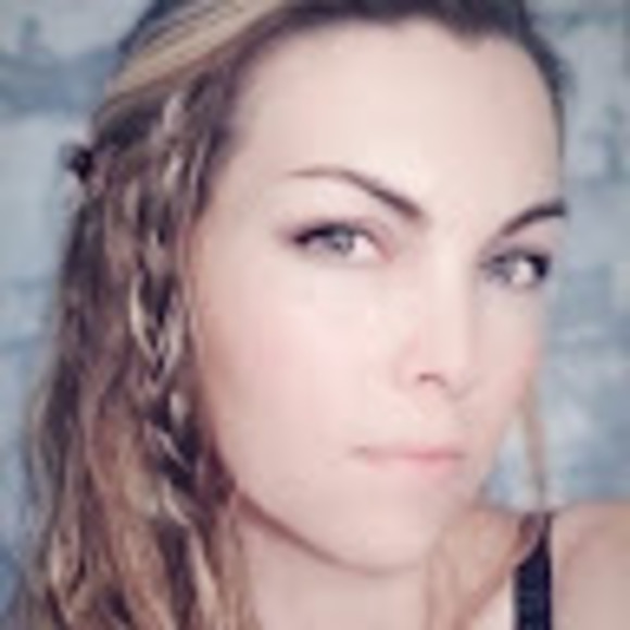 Meet your Posher, Andrea - Picture 1 of 1